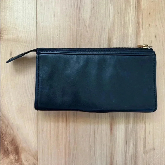 MARC by Marc Jacobs Black Leather Wallet with Gold-Colored Metallic Details - Picture 2 of 9